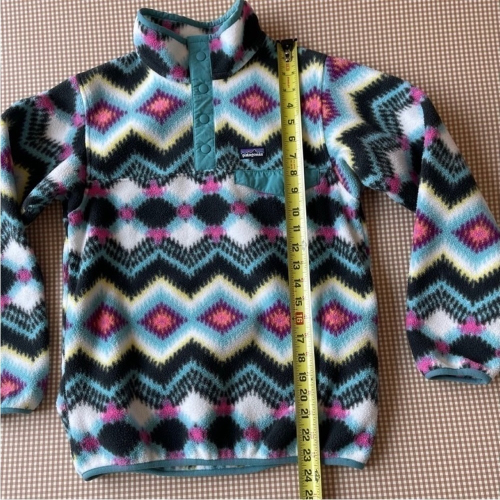 Patagonia Synchilla Snap-T tribal print fleece pullover.
Size XL. 14 years - Picture 5 of 15